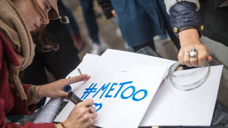 H γυναίκα που ξεκίνησε το γαλλικό #MeToo καταδικάστηκε για δυσφήμηση του άνδρα που κατηγόρησε ότι την παρενόχλησε