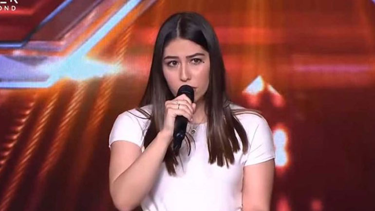 X Factor: Η 25χρονη που μάγεψε κοινό και επιτροπή με τη μελωδική φωνή της