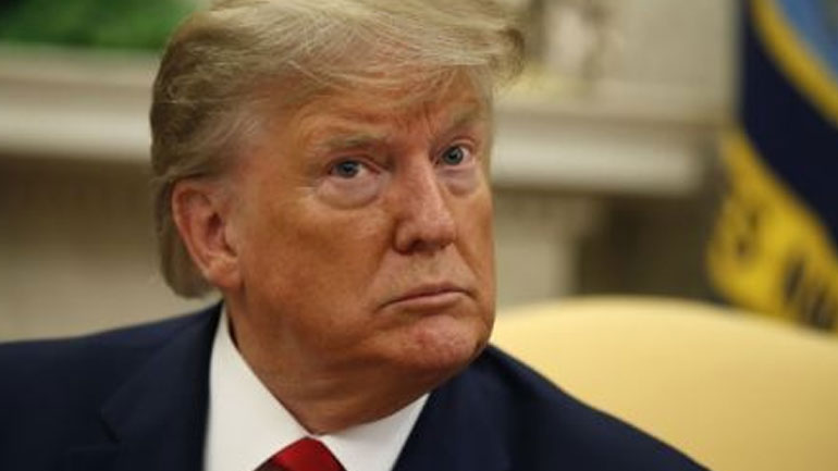 Διεργασίες για συνάντηση του πληροφοριοδότη που κατήγγειλε τη συμπεριφορά του Τραμπ με μέλη του Κογκρέσου