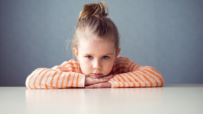 Τέσσερα πράγματα που πυροδοτούν τα ξεσπάσματα των νηπίων