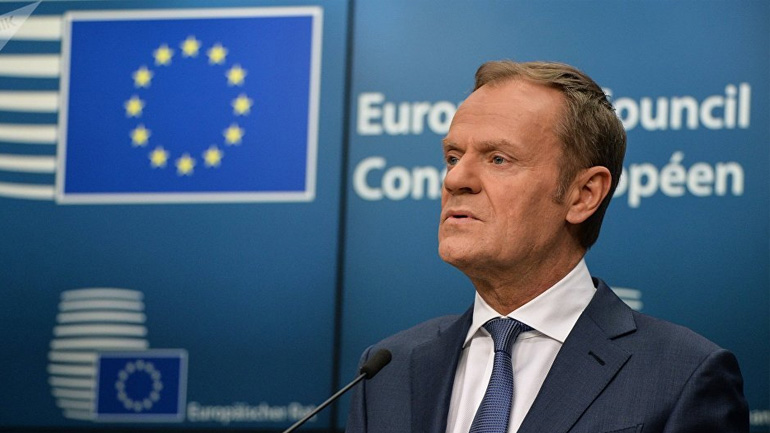 Τουσκ για Τραμπ: «Όποιοι δεν σέβονται το κράτος δικαίου θα καταγραφούν στην ιστορία ως “ψευδοηγέτες”»