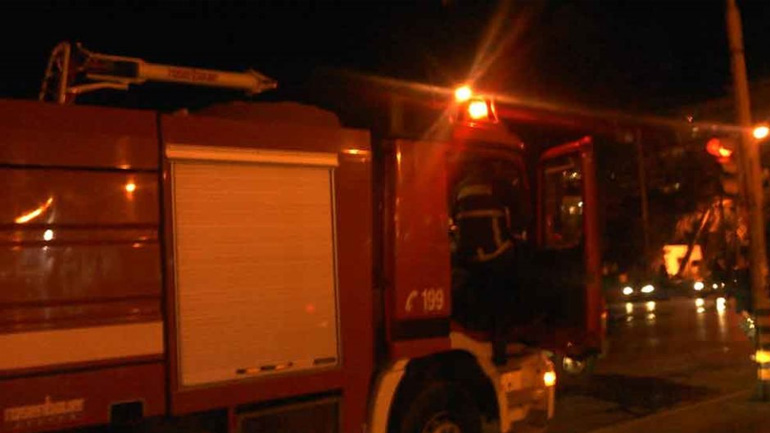 Στις φλόγες εστιατόριο στο Κατσιμίδι Αττικής