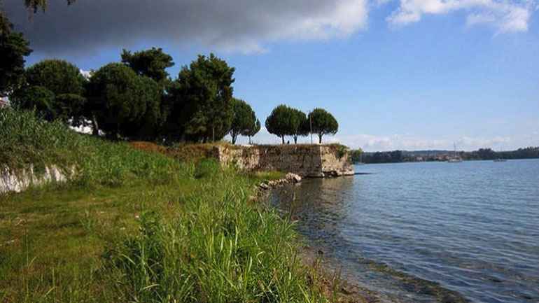 Θεσσαλονίκη: Ζητήματα αποκατάστασης του αιγιαλού συζήτησαν ο επιθεωρητής του Λιμενικού με την αντιπεριφερειάρχη