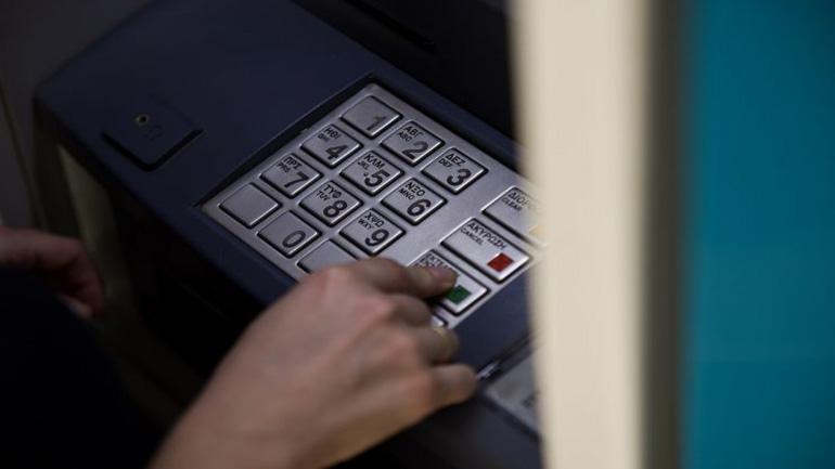 Κοζάνη: Βρήκε πιστωτική κάρτα με το pin γραμμένο από πίσω