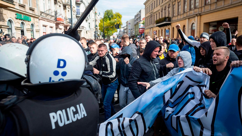 Πολωνία: Επεισόδια μεταξύ αστυνομίας και ακροδεξιών σε Gay Pride