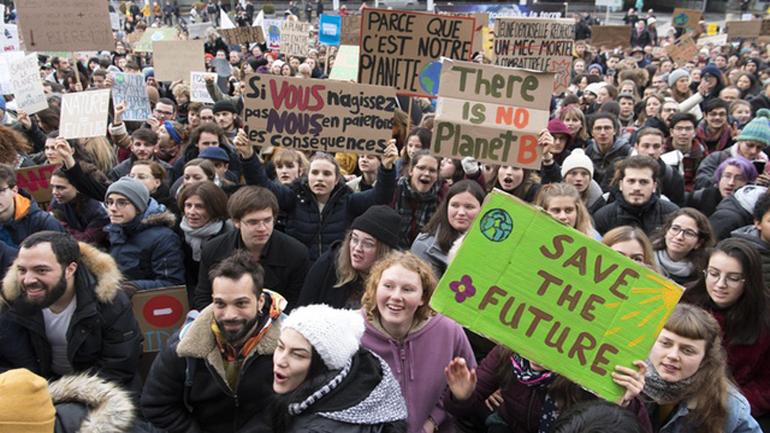 Ελβετία: Πορεία για το κλίμα με τη συμμετοχή 100.00 ανθρώπων