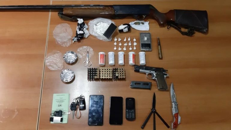 Ηράκλειο: Κοκαΐνη και όπλα στην κατοχή δύο νεαρών