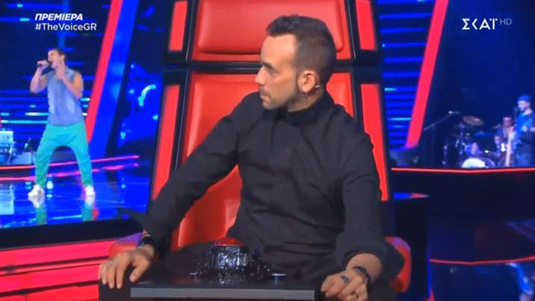 Τραγουδιστής των «ONE» πήγε στο «Voice» και δεν γύρισε κανείς!