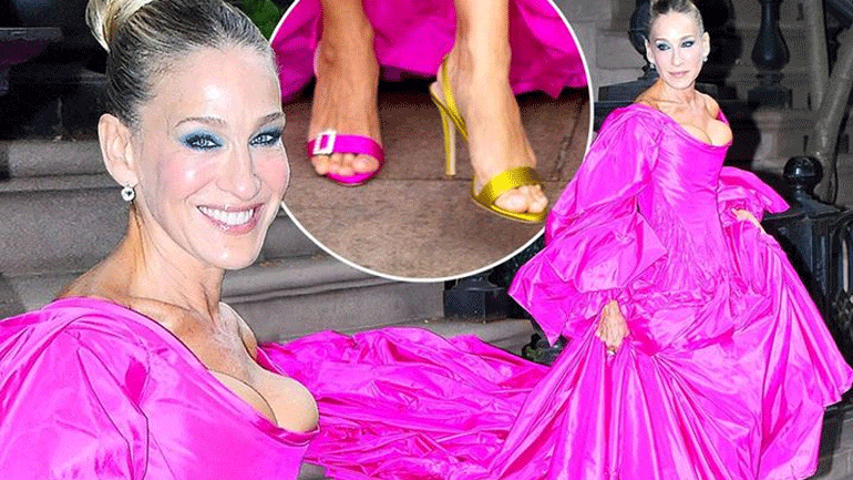 Sarah Jessica Parker: Εμφανίστηκε με διαφορετικά πέδιλα σε gala στη Νέα Υόρκη