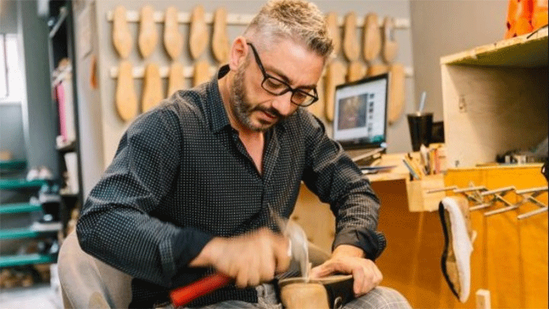 Νικόλαος Γερμανός: Ο γλύπτης-σχεδιαστής παπουτσιών της Καλλιδρομίου