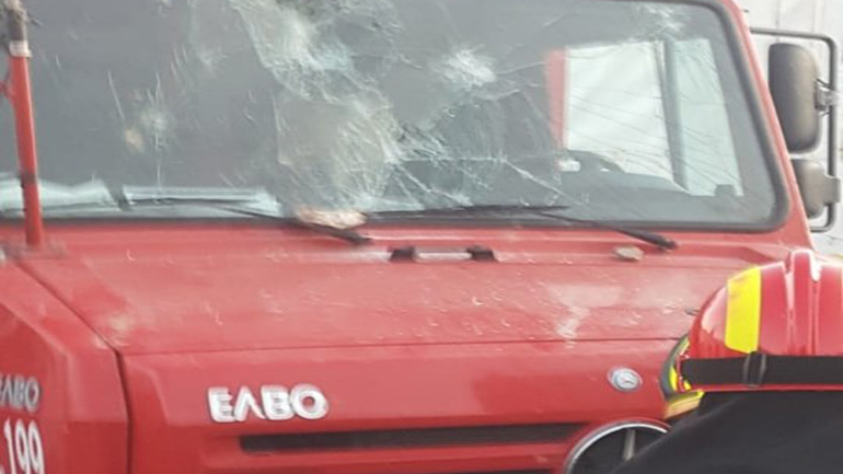 Μόρια: Οι εξεγερμένοι έσπασαν όχημα της Πυροσβεστικής – Διαμαρτύρονται οι πυροσβέστες