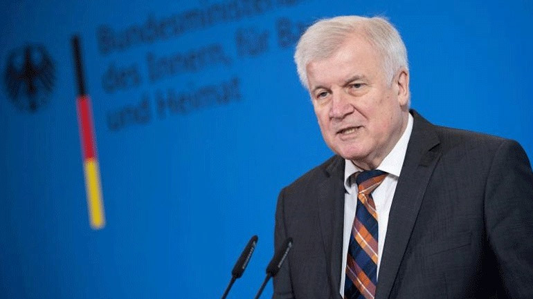 Ζεεχόφερ: Η αστυνομία να εντατικοποιήσει τους τυχαίους ελέγχους σε όλα τα σύνορα της χώρας