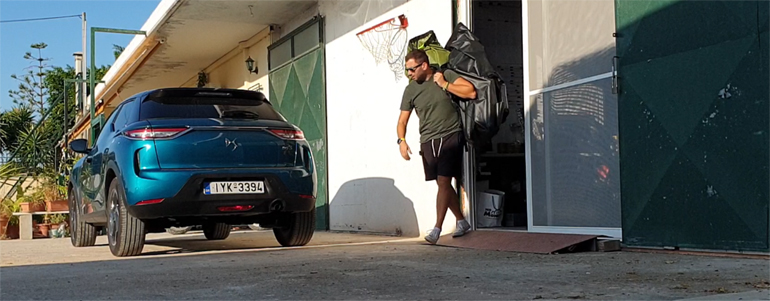 Η συμβίωση με ένα SUV σημαίνει περιπέτεια... (στη φωτό το DS3 Crossback)