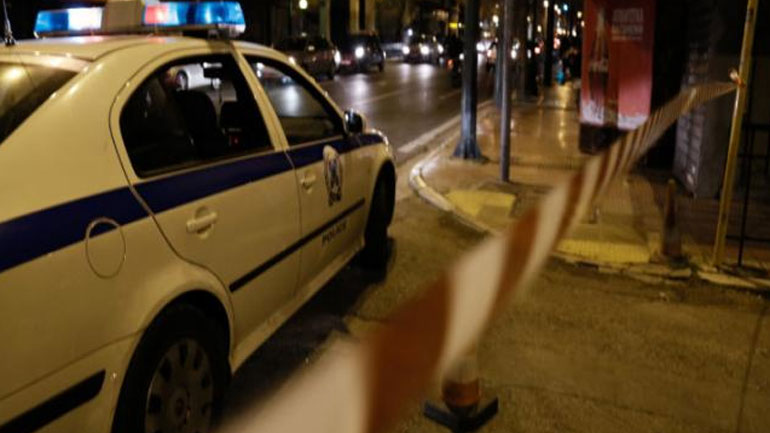 Eισβολή αυτοκινήτου σε κατάστημα στη Νέα Φιλαδέλφεια