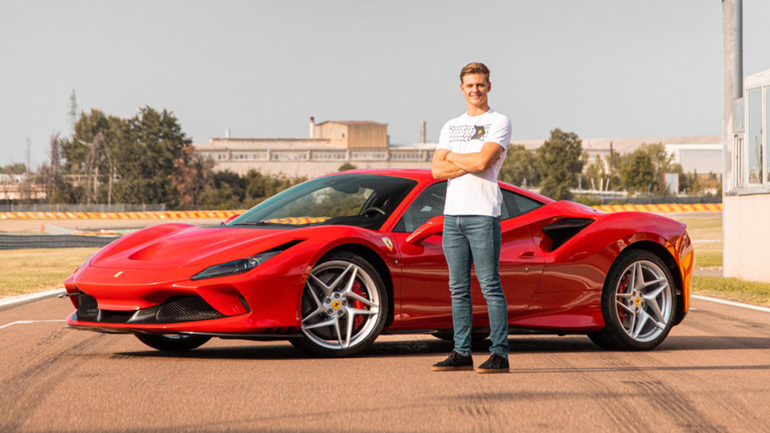 Στα χέρια του Schumacher η Ferrari F8 Tributo