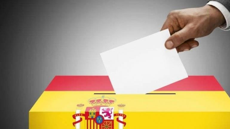 Ισπανία: Τον δικομματισμό προσπαθούν να αναστήσουν Σοσιαλιστές – Συντηρητικοί στην προεκλογική τους εκστρατεία