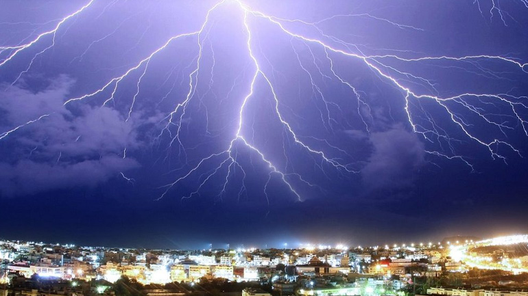 Πού οφείλεται ο μεγάλος αριθμός κεραυνών στη Δυτική Ελλάδα