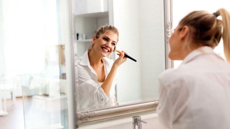 Πώς να μείνει αναλλοίωτο το μακιγιάζ μας όλη μέρα;