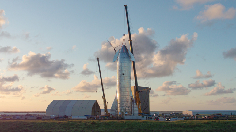 Αυτό είναι το ”αστρόπλοιο” που θα ταξιδέψει σε Σελήνη και Άρη