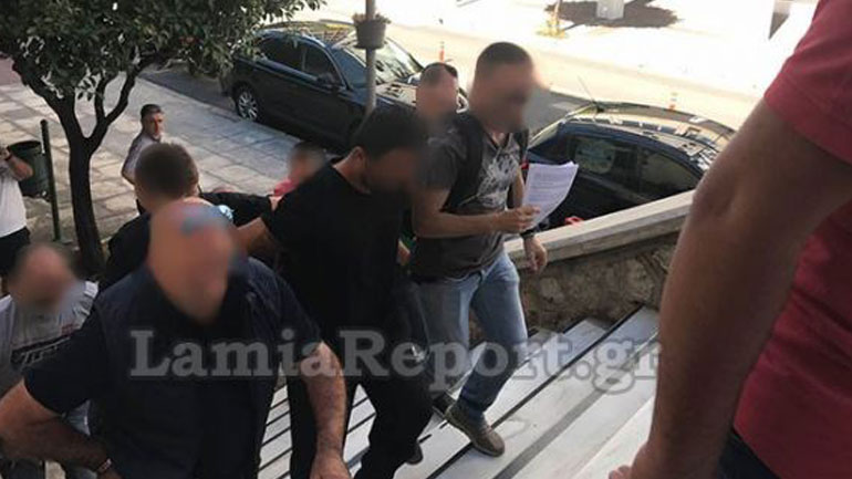 Λαμία: Ελεύθεροι με περιοριστικούς όρους οι κατηγορούμενοι για ανθρωποκτονία στην Πελασγία