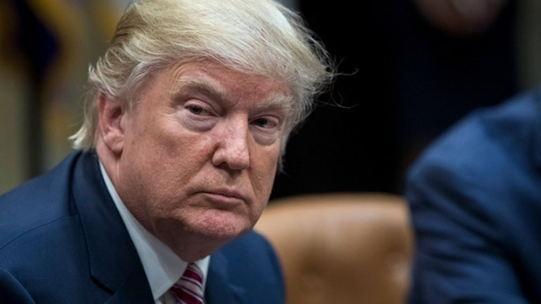Τραμπ: Να αποκαλυφθεί η ταυτότητα του μάρτυρα δημοσίου συμφέροντος