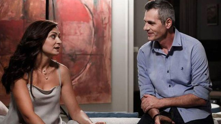 Έρωτας Μετά: Ο Γιώργος βρίσκει τον Ηλία άσχημα χτυπημένο στο πάρκινγκ της εταιρείας