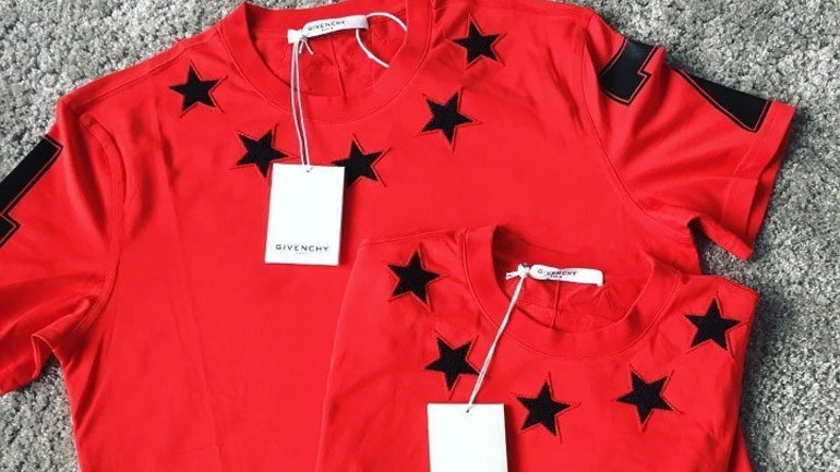 Κόκκινα μπλουζάκια για την 70ή επέτειο της Λαϊκής Δημοκρατίας της Κίνας από τον Givenchy