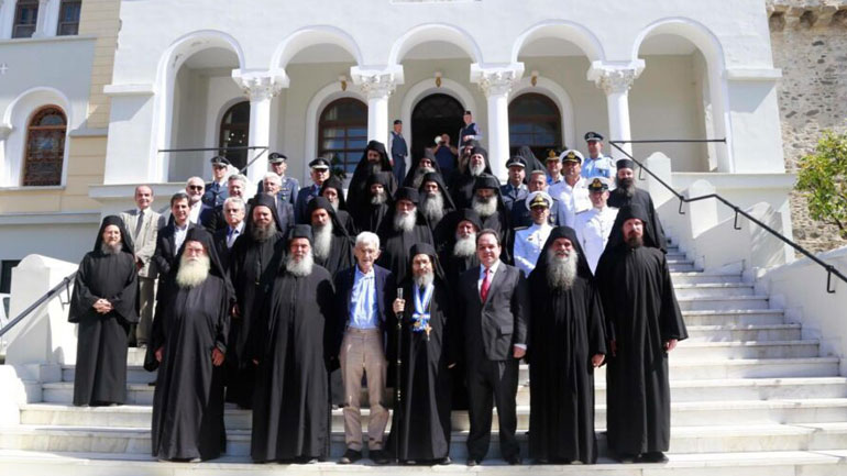 Η Ιερά Κοινότητα αναγνωρίζει την προσφορά Δήμτσα στη διοίκηση του Αγίου Όρους