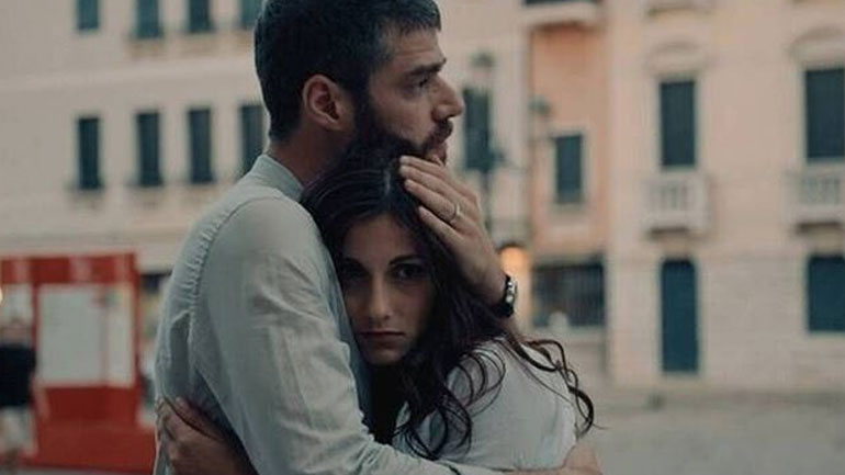 8 Λέξεις: Η Έρση ανησυχεί πολύ με το μήνυμα που βρήκε στο κινητό του Οδυσσέα