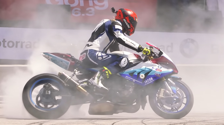 Ντριφτάροντας στο BMW Motorrad Days 2019! Ντριφτάροντας στο BMW Motorrad Days 2019!