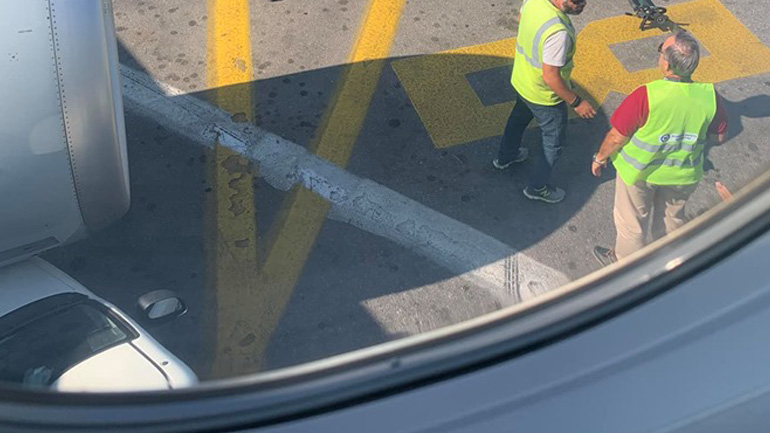 Κρήτη: Αυτοκίνητο συγκρούστηκε με… αεροπλάνο