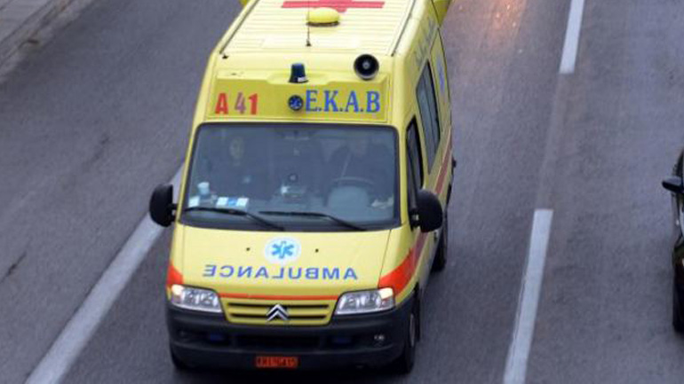 Καρδίτσα: Μηχανάκι παρέσυρε πεζούς στο Καλλίθηρο – Τρεις τραυματίες