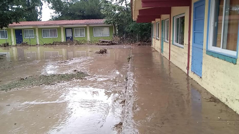 Παλλήνη: Έως το τέλος της χρονιάς η μεταστέγαση των σχολείων που επλήγησαν από τις πλημμύρες