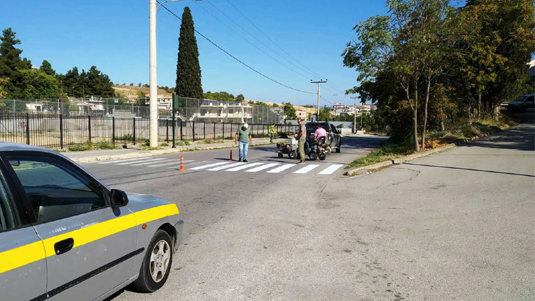 Διαγραμμίσεις σε διαβάσεις πεζών στη Θήβα