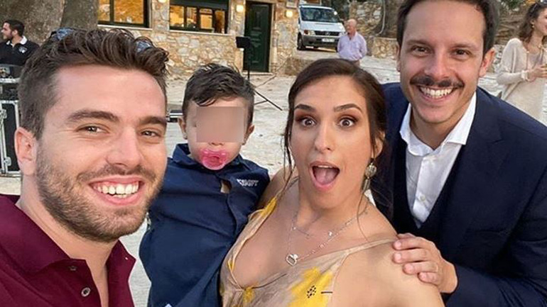 Η Αντιγόνη Ψυχράμη και ο Δημήτρης Μακαλιάς βάπτισαν τον γιο τους!