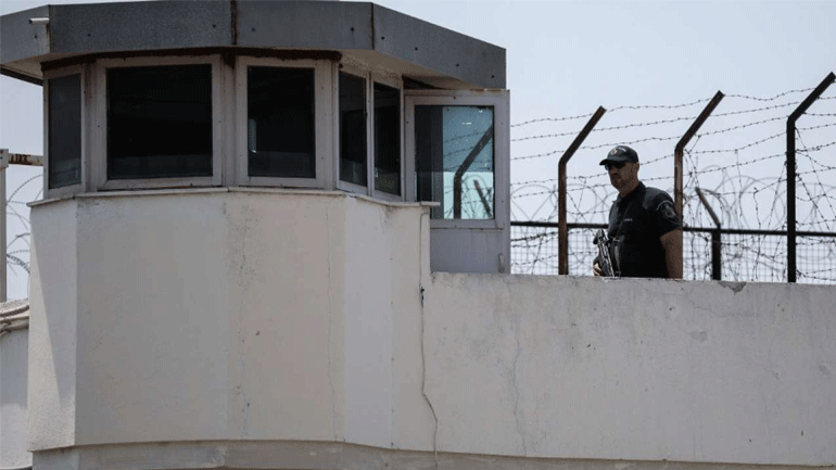 Φυλακές Κορυδαλλού: Συνελήφθη μητέρα κρατουμένου που προσπάθησε να περάσει ναρκωτικά μέσα σε σουβλάκια