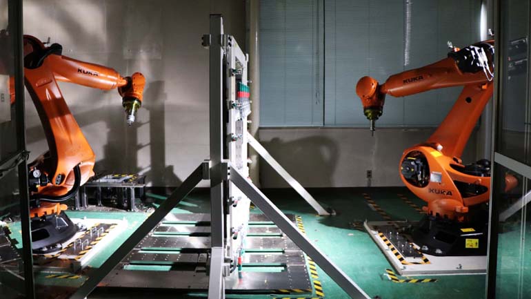 Ρομπότ κατασκευάζουν ανταλλακτικά αυτοκινήτων