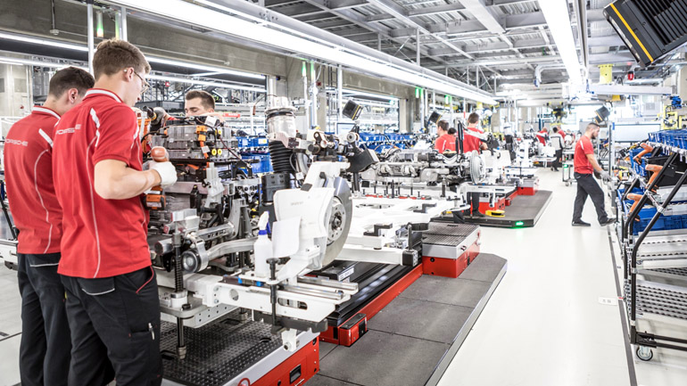 Χιλιάδες νέες θέσεις εργασίας δημιουργεί η Porsche Taycan