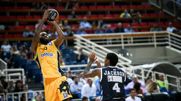 «Έσπασε το ρόδι» η ΑΕΚ, 93-69 τον Κολοσσό