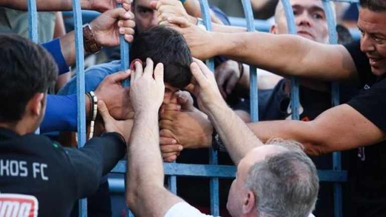 Παναθηναϊκός–Ξάνθη: Κινητοποίηση για απεγκλωβισμό παιδιού – Σφήνωσε το κεφάλι του στα κάγκελα της Ριζούπολης