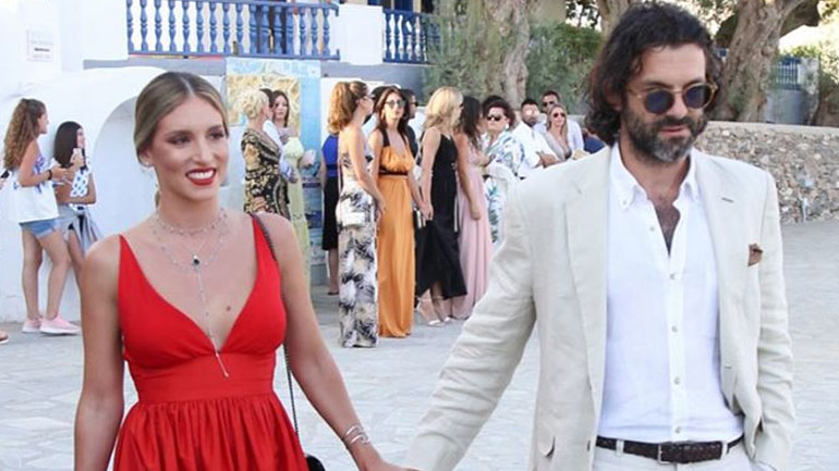 Αθηνά Οικονομάκου-Φίλιππος Μιχόπουλος: Οι πρώτες φωτογραφίες από τη βάπτιση του γιου τους