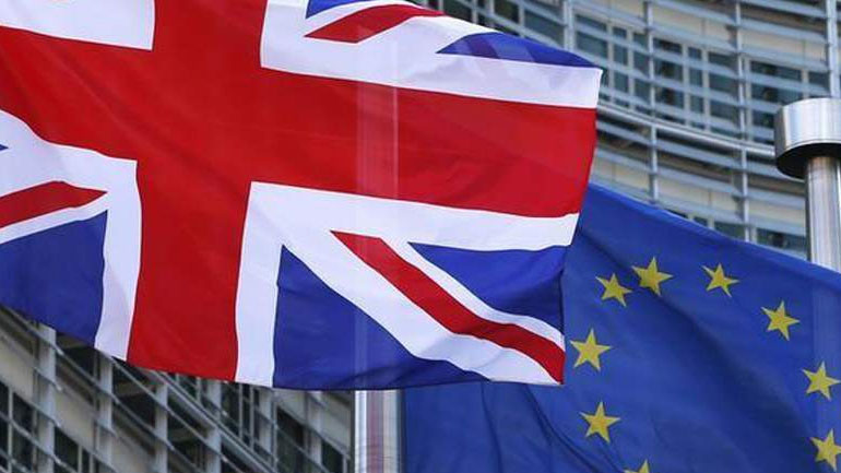 Δεσμεύσεις στις προτάσεις της για συμφωνία ζητεί από την Ε.Ε. η βρετανική κυβέρνηση