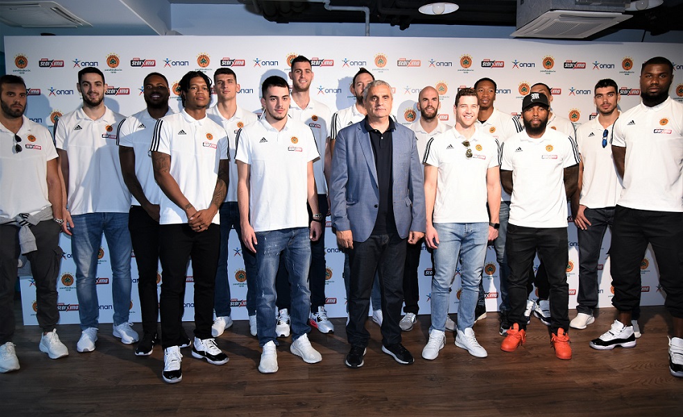 Αργύρης Πεδουλάκης – Προπονητής ΚΑΕ Παναθηναϊκός ΟΠΑΠ και παίκτες της ομάδας