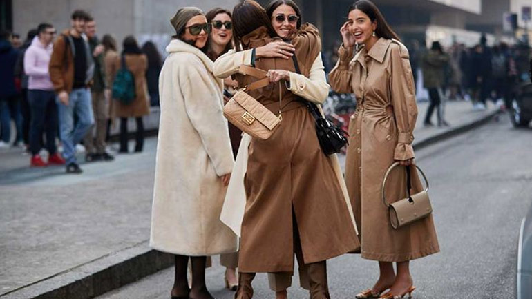 Μπεζ: Τα κορίτσια της μόδας σάς δείχνουν πώς να φορέσετε το χρώμα της σεζόν!