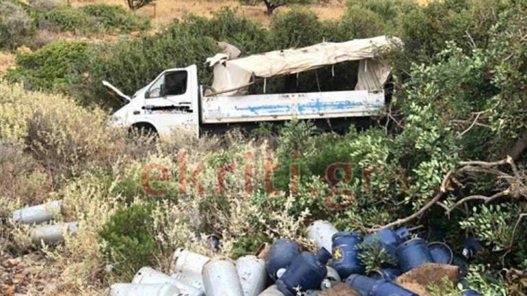 Χανιά: Φορτηγό που μετέφερε φιάλες υγραερίου έπεσε σε χαράδρα