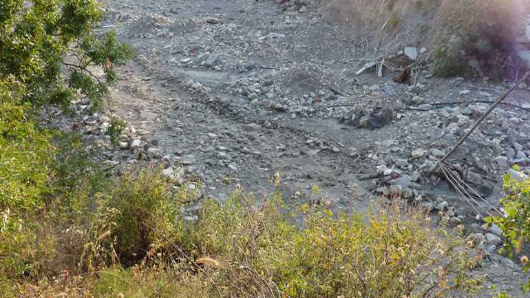 Eργασίες καθαρισμού των ανοικτών ρεμάτων στους δήμους της ευρύτερης περιοχής του Πειραιά