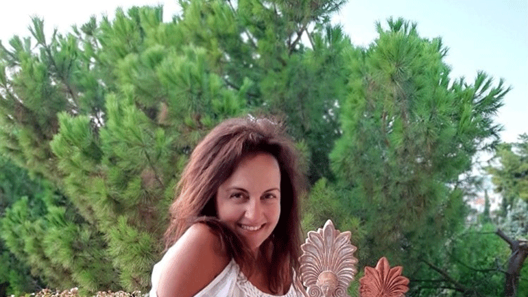 Ευαγγελία Δομάζου: Η γενιά μου μεγάλωσε με σταθερά τηλέφωνα