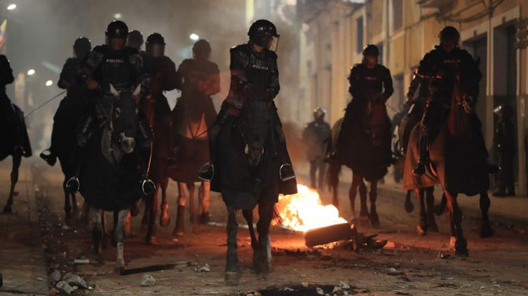 Ισημερινός: Διαδηλωτές απέκλεισαν δρόμους και πετρελαιοπηγές για τα μέτρα της λιτότητας