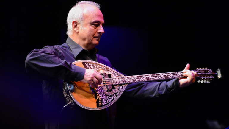 Θανάσης Πολυκανδριώτης – «Ποτ πουρί» στις Ρίζες στον Κεραμεικό