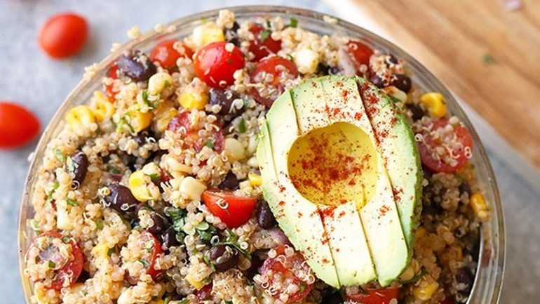 Γιατί πρέπει να εντάξετε τη θαυματουργή κινόα στη διατροφή σας